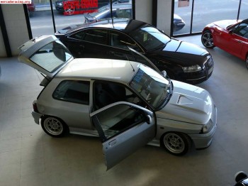 Renault clio 1.8 16 v. 140 cv.