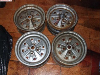 Vendo 4 llantas tipo fu de 5,5 y pantalones de escape de 50