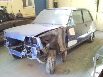 Vendo carroceria de r-5 gtl documentada