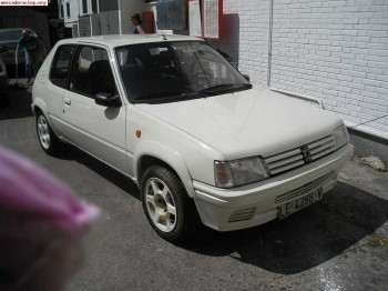 Se vende o cambia por utilitario peugeot 205 rallye