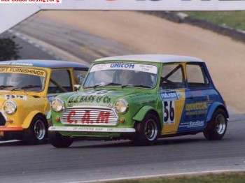 Compro mini clasico con barras homologadas 