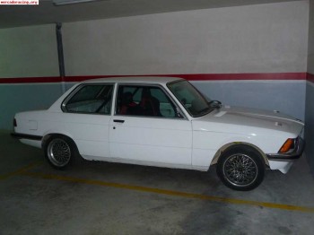 Bmw e21 con golpe