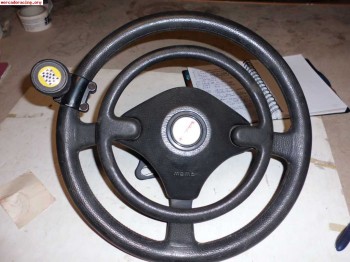 Volante deportivo momo