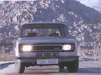 Se vende carroceria seat 124 y motor 1995