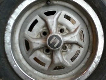 Vendo llanta seat 131