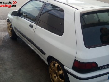 Se vende clio 16v 2.0 o se cambia