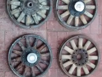 Ruedas de madera coche años 20