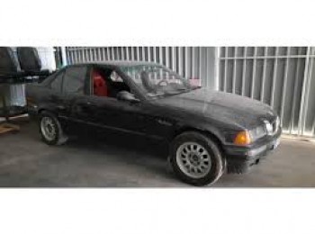 Bmw e36 325i 5500€ material nuevo