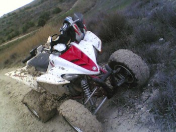 Cambio quad raptor de 2006 por algo q pueda correr :)