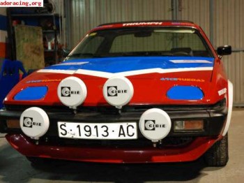 Precioso triumph tr7
