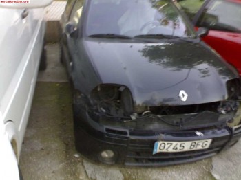 Vendo clio sport fase 1- 173cv con pequeño golpe