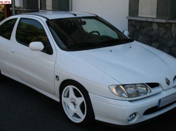 Renault megane coupe 2.0 16v 150cv.