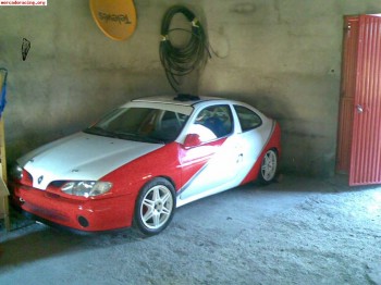 Se vende carroceria de megane de la copa o cambio por clio 1
