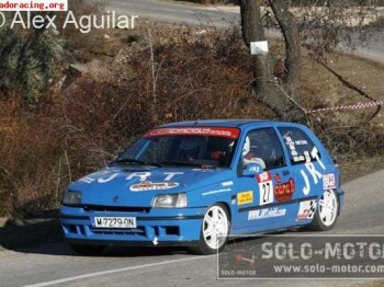 Renault clio 16v de rallys con mucho repuesto