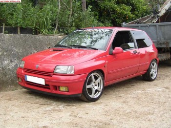 Se vende o se cambia clio 1.8 16v muyt economico