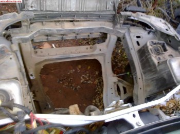 Se vende carroceria de clio 16v documentada   motor clio spo