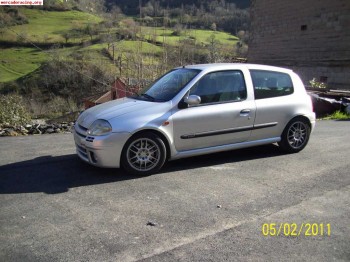 Clio spot como nuevo 5300
