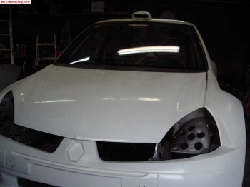 Carroceria clio sport f2000 vendo o cambio.