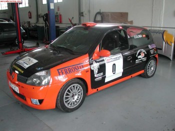 Se vende o se cambia por coche de calle clio sport max grupo