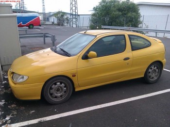 Se vende o se cambia megane a medio montar