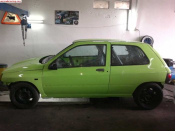 Renault clio 1.8 16v. hecho de nuevo.falta interiores.papele