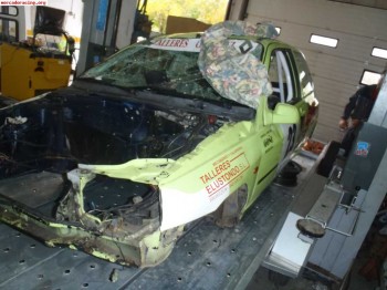 Carroceria clio con itv de rallys y barras