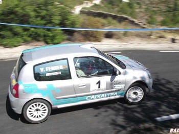 Clio f 2000 y ford transit preparada asistencia