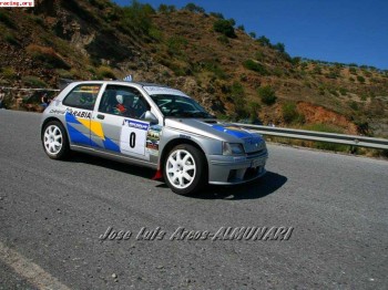 Se vende o cambia clio maxi frances