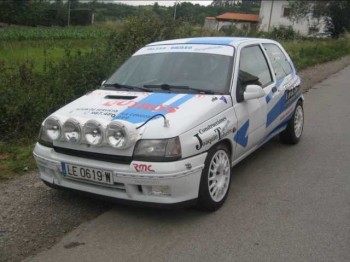 Se vendé clio 1.8 16v gr.a cuidado 