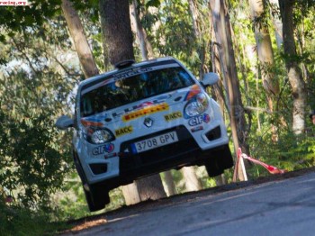 Se  vende o cambia twingo r2 ganador de la copa