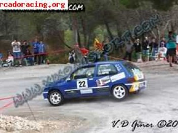 Clio 16v gr.a 5000€