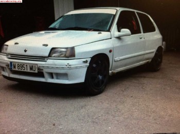 Se vende carrocería de clio 16 con el siguiente material