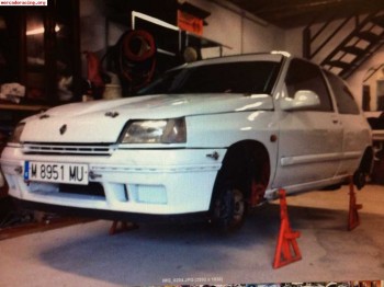 Se vende carrocería de clio