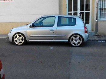 Renault - clio sport