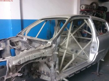 Vendo carroceria de clio sport con arco omp, 2004