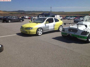 Renault megane coupe (averiado)