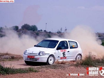 Renault clio sport de carreras 