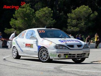 Vendo megane gr.a/f2000