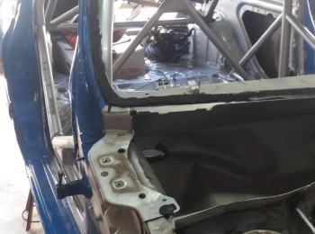 Se vende carroceria con arco y golpe, documentada.