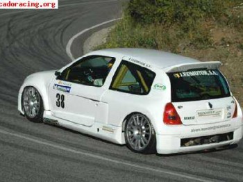 Vendo o cambio clio v6 trophy con repuestos y remolque