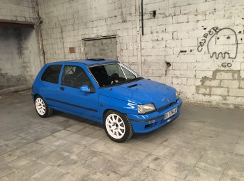 Clío con motor sport grupo a