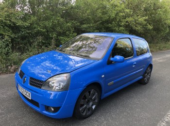 Se vende clio sport gr.n 13000e sadev 