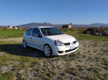 Renault clio sport 182