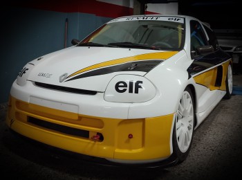 Renault clio v6 trophy