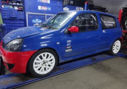 Renault clio sport f2000