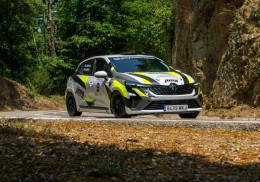 Se vende clio rallye 5 muy nuevo