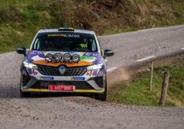 Renault clio rallye 5