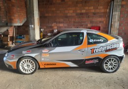 Se vende megane de la copa f2000