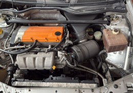 Se cambia megane f2000 por clio f2000