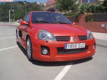 Vendo clio v6 fase 2 16000 klm